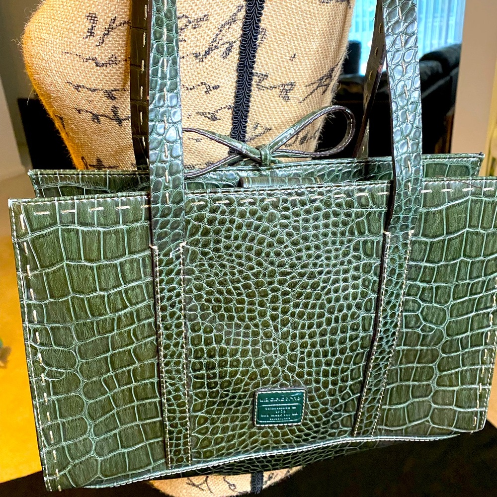 Shoulder handbag